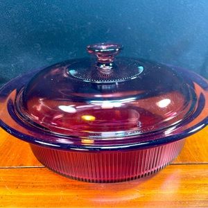 Corning Vision USA V-33-B Cranberry 2.5L Casserole Dish With Lid